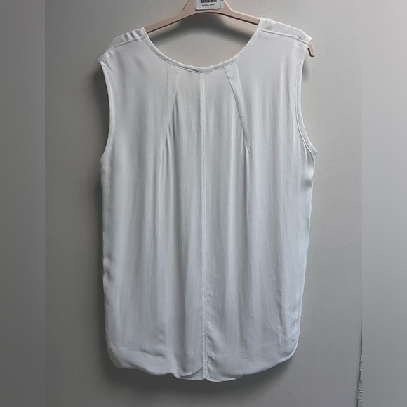 WILT Women’s White V-neck Sleeveless Blouse - Size Medium - NWT - Picture 5 of 12